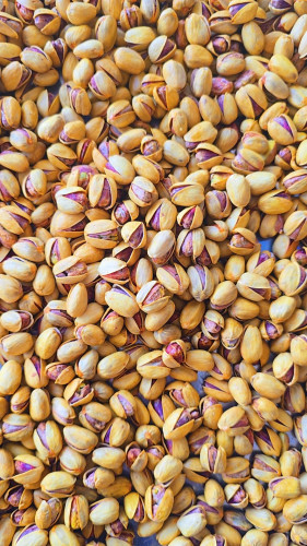 پسته ی کله قوچی درشت زعفرانی نیم کیلویی